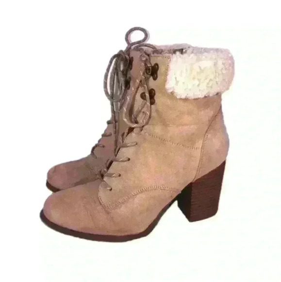XOXO Shoes - 𝅺xoxo Size 6.5 Tan Beige Women's Faux Fur Boots Booties High Heel Suede W…